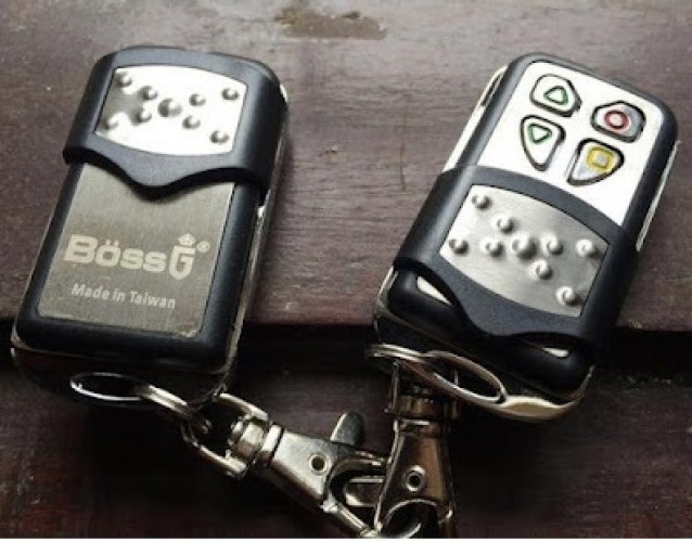 Làm thêm, sao chép khoá cửa cuốn BOSS